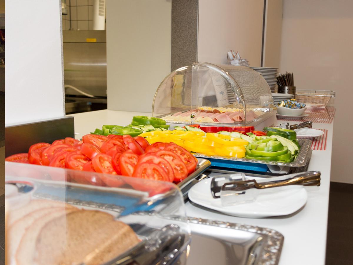 Winbudget "Bed&Breakfast" Wiener Neustadt Buitenkant foto